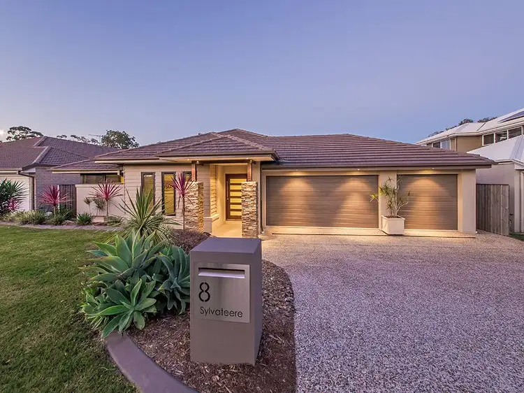 8 Sylvateere Crescent, Wakerley QLD 4154
