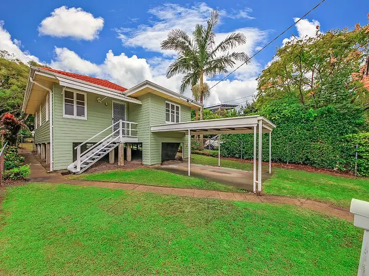 2306 Wynnum Road, Wynnum QLD 4178