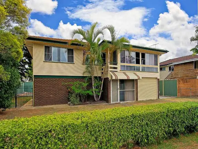 3 School Rd, Wynnum West QLD 4178