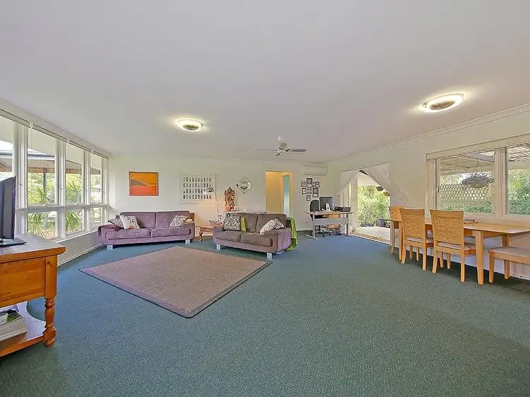 10 Coolcrest St, Wynnum QLD 4178