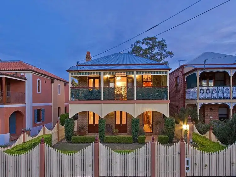 18 Britannia St, Manly QLD 4179