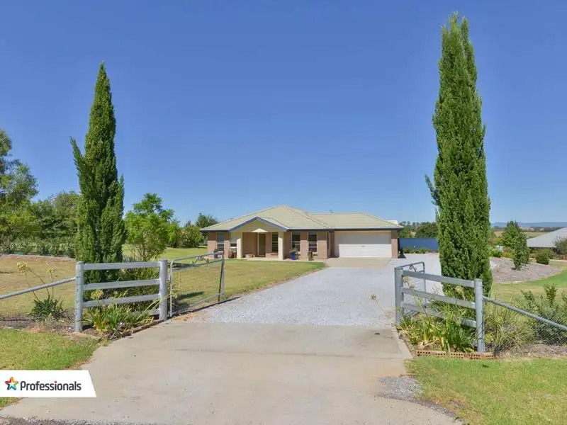 Main view of Homely house listing, 11 Daintree Circuit, Tamworth NSW 2340