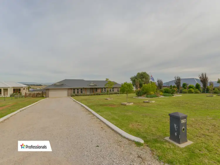 7 Daintree Circuit, Tamworth NSW 2340