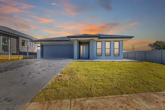 Main view of Homely house listing, 8 Palomino Place, Tamworth NSW 2340