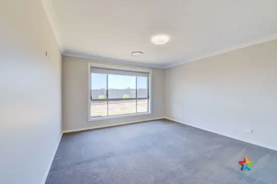 Third view of Homely house listing, 5 Galloway Place, Tamworth NSW 2340