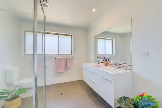 Fourth view of Homely house listing, 5 Galloway Place, Tamworth NSW 2340