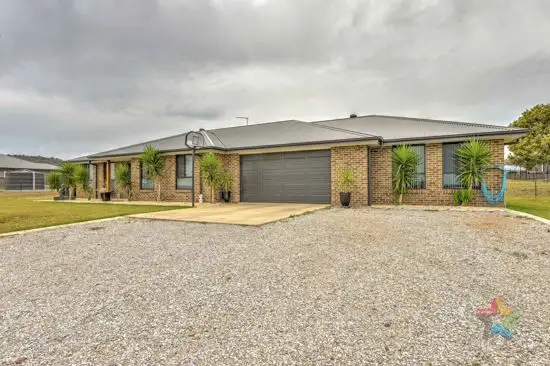 2D Thornbill Rd, Tamworth NSW 2340