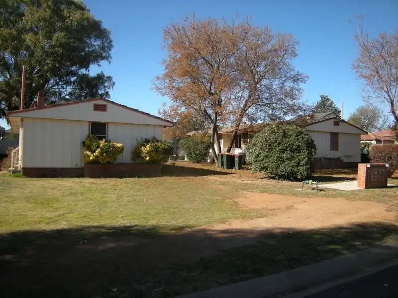 Main view of Homely block of units listing, 10-12 Lorraine Street, Tamworth NSW 2340