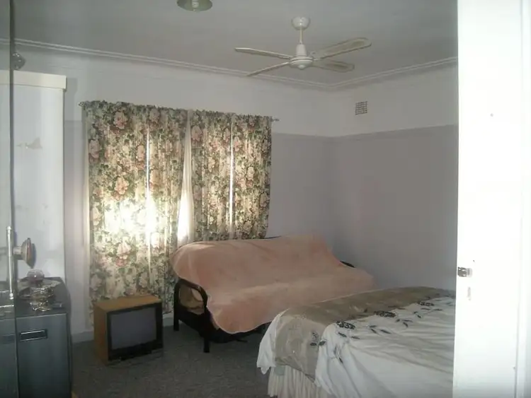 Fourth view of Homely house listing, 2 Cambridge Street, Tamworth NSW 2340