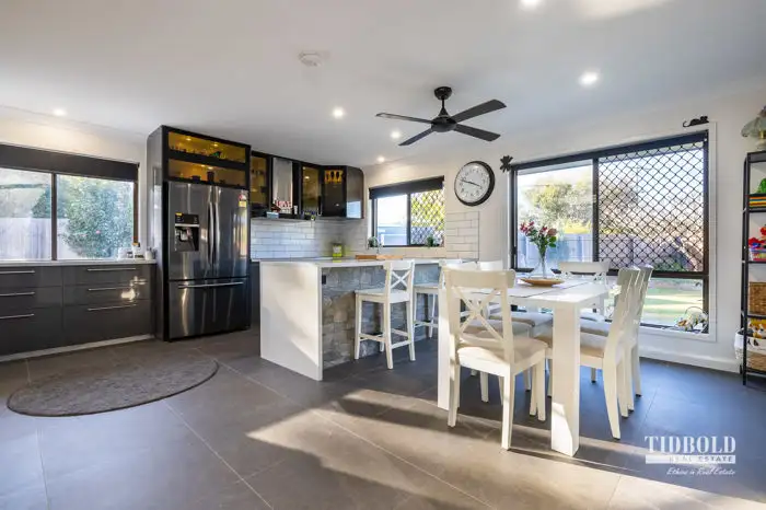 4 Frances Street, Victoria Point QLD 4165