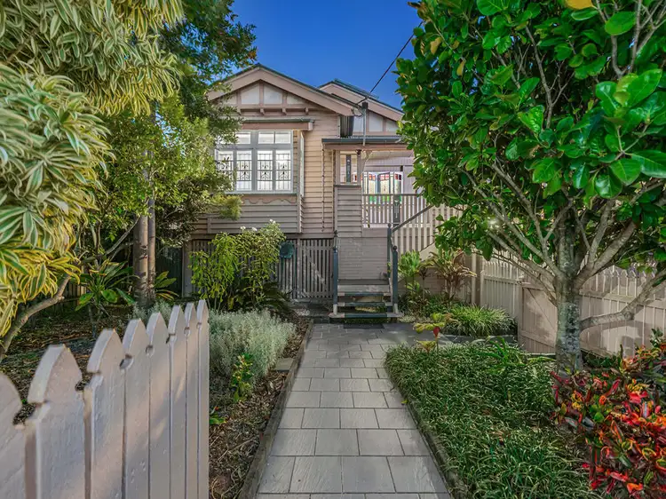 31 Shakespeare Street, Coorparoo QLD 4151