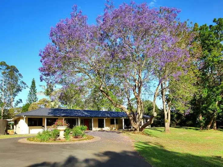 33 Burgess Avenue, Maleny QLD 4552