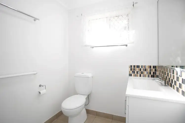 Sixth view of Homely unit listing, 3/5 Clearvista Crescent, Mount Pleasant QLD 4740