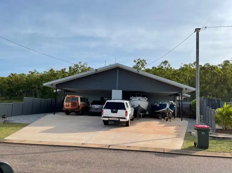 16 A & B Leach Road, Nhulunbuy NT 880
