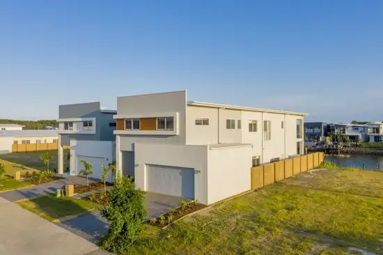 4 Santa Monica Boulevard, Hope Island QLD 4212
