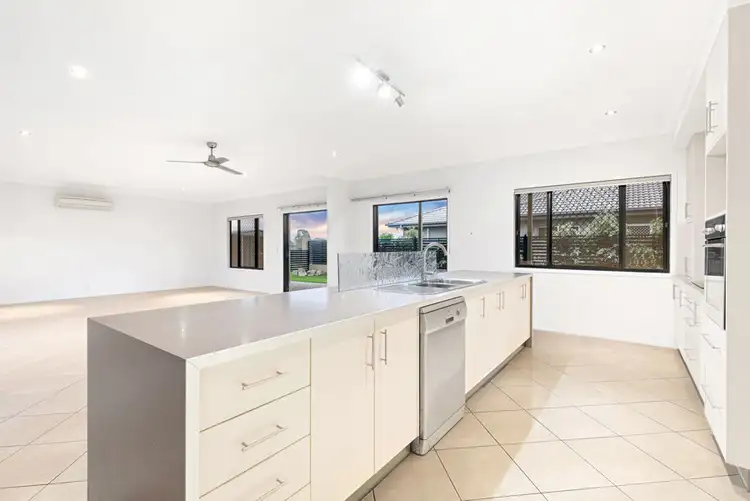 34 Turrum Street, Scarness QLD 4655