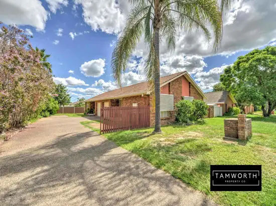 Main view of Homely unit listing, 2/10 Illoura Street, Tamworth NSW 2340