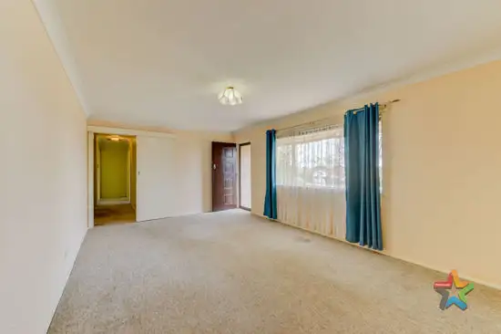 Third view of Homely house listing, 8 Woodhill Place, Tamworth NSW 2340