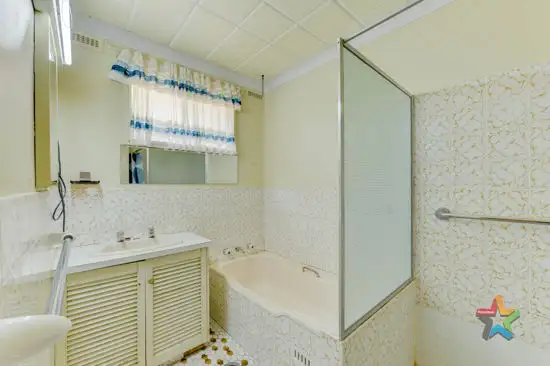 Fifth view of Homely house listing, 8 Woodhill Place, Tamworth NSW 2340