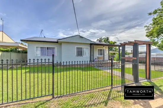 Second view of Homely house listing, 2 Willow Street, Tamworth NSW 2340