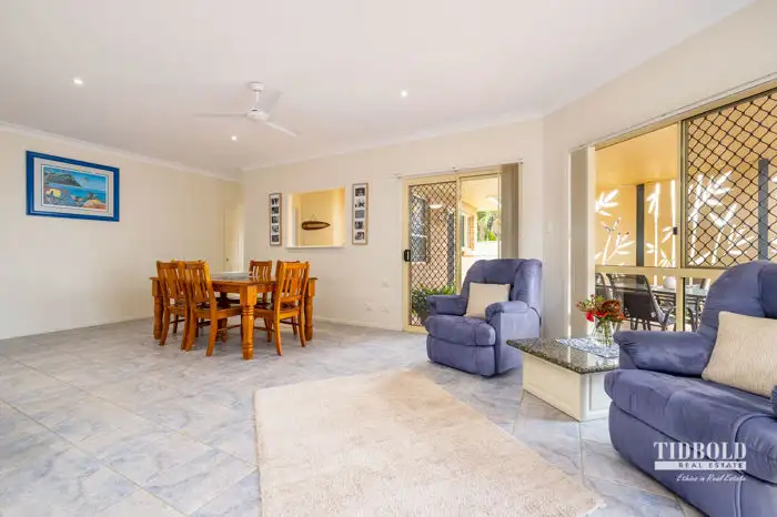 Second view of Homely house listing, 5 Vicki Place, Victoria Point QLD 4165