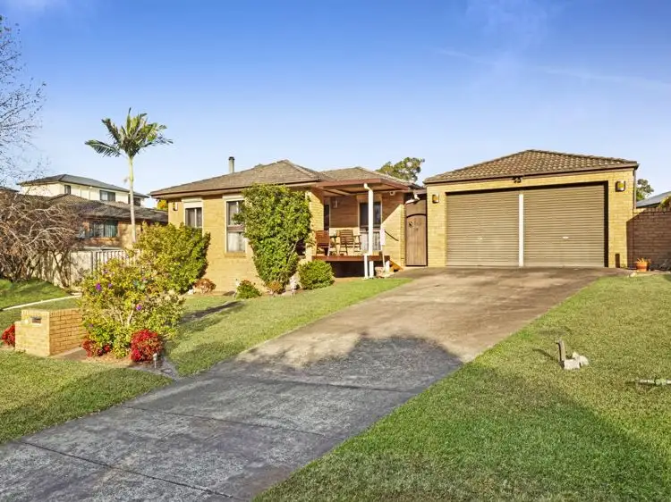 10 Elouera Crescent, Woodbine NSW 2560