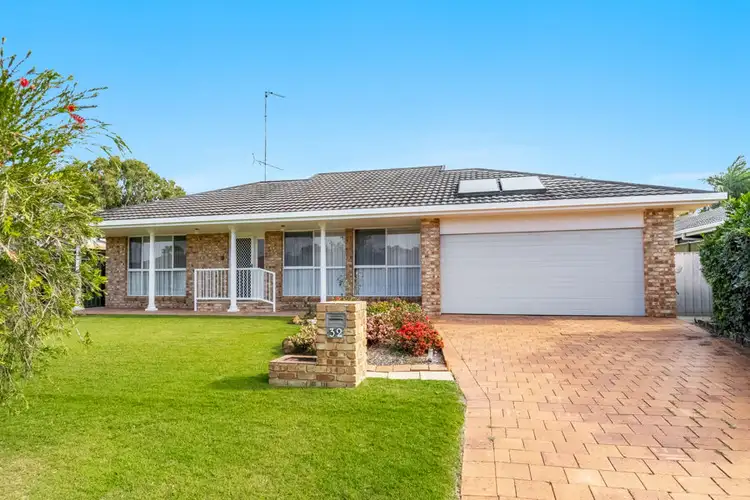 32 Victoria Ave, Pottsville NSW 2489