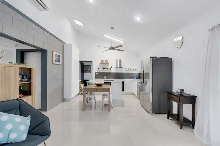 Sixth view of Homely unit listing, 2/10 Ireland Crescent, Whitfield QLD 4870