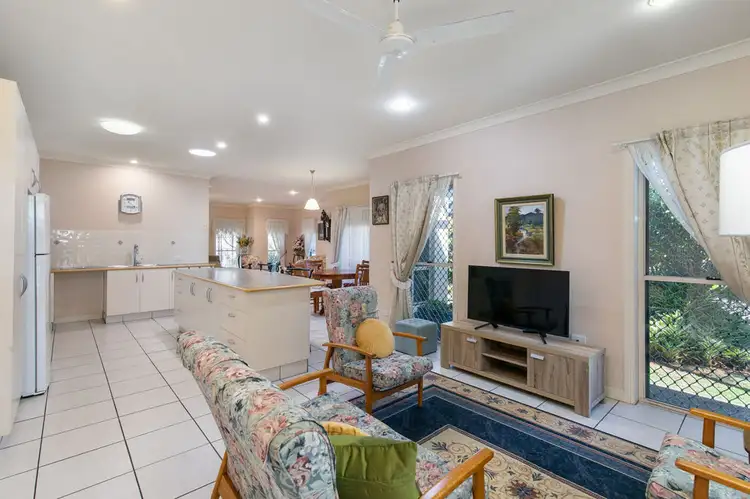 6 Dane Court, Manly West QLD 4179