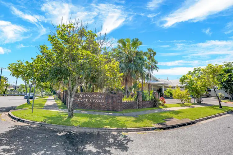2/362 McCoombe Street, Mooroobool QLD 4870