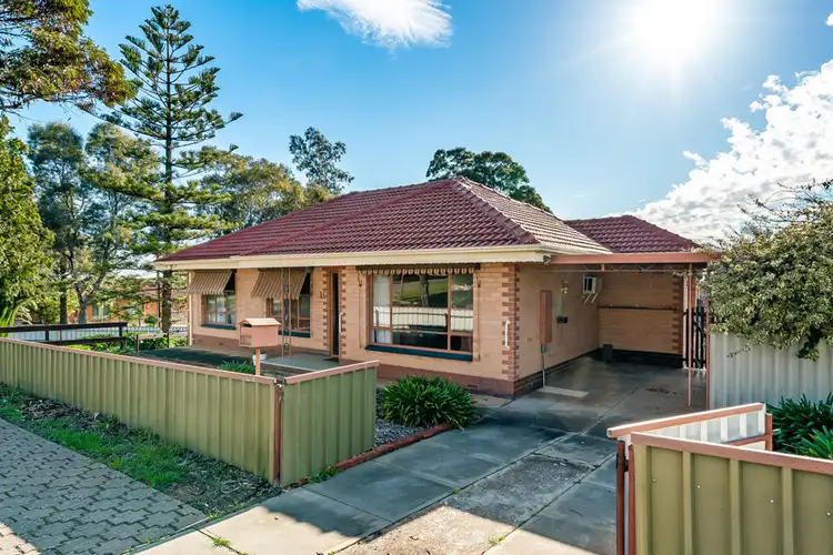 15 Hinton Avenue, Para Hills SA 5096
