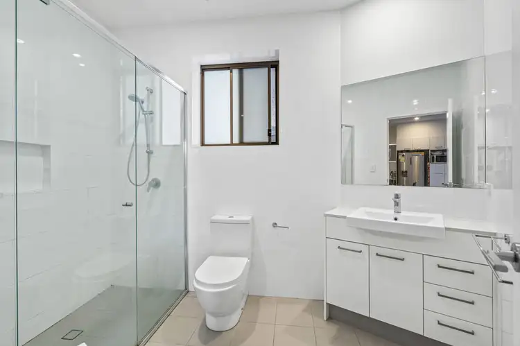 Sixth view of Homely unit listing, 1 / 19 Pickwick St, Cannon Hill QLD 4170