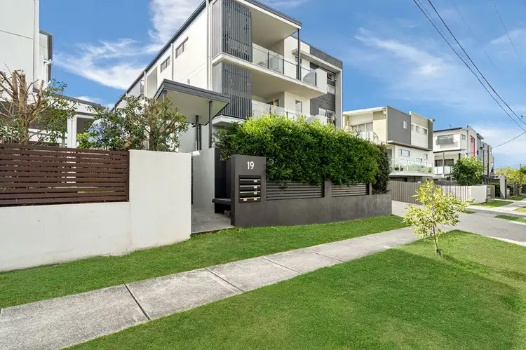 Seventh view of Homely unit listing, 1 / 19 Pickwick St, Cannon Hill QLD 4170
