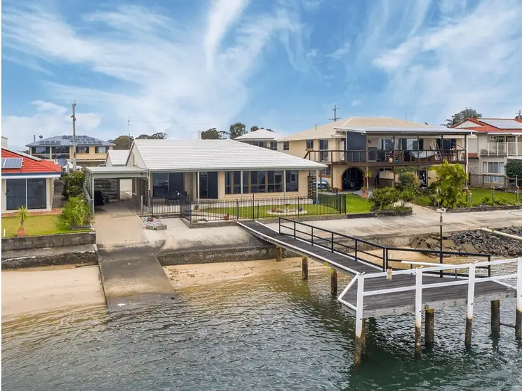 28 Esplanade, Jacobs Well QLD 4208