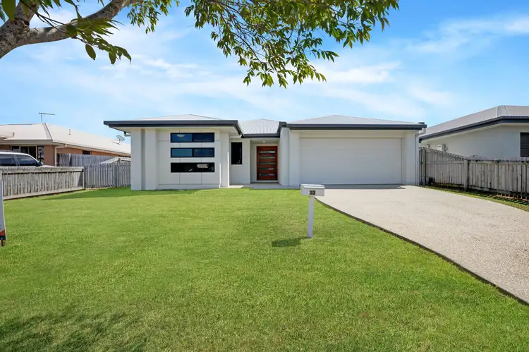 33 Dickens Avenue, Ooralea QLD 4740