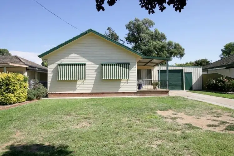 16 Cutler Avenue, Kooringal NSW 2650