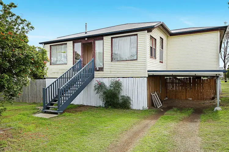 15 Hartwig Street, Goombungee QLD 4354