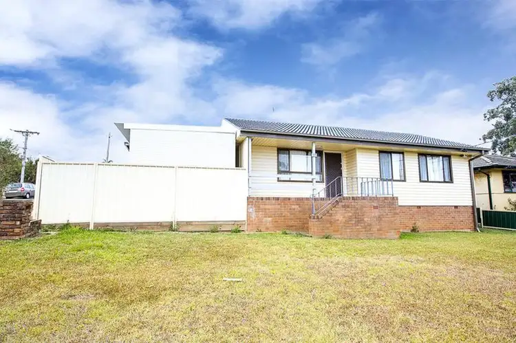 17 Neriba Crescent, Whalan NSW 2770
