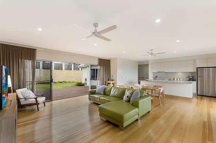Second view of Homely house listing, 7 Cashell Crescent, Bushland Beach QLD 4818