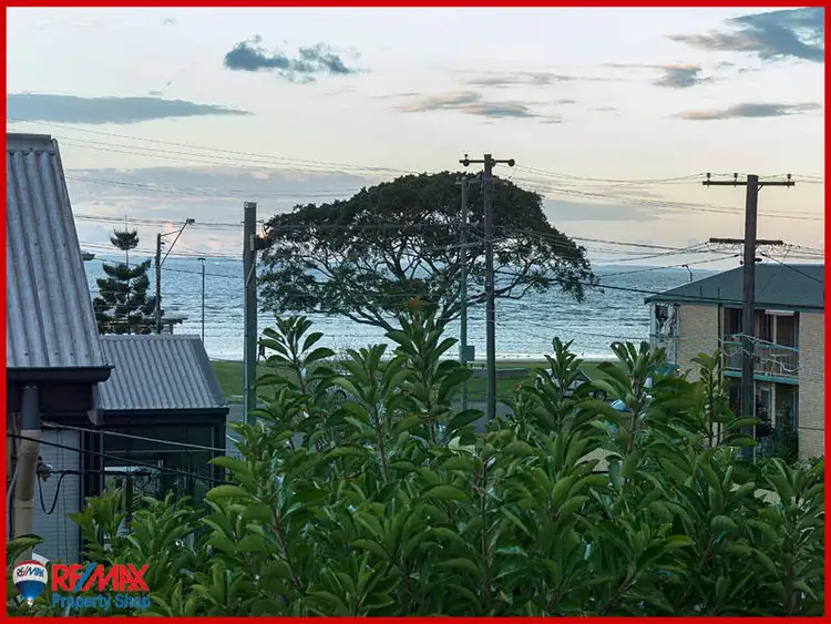 Main view of Homely unit listing, 4/44 Fourth Avenue, Sandgate QLD 4017