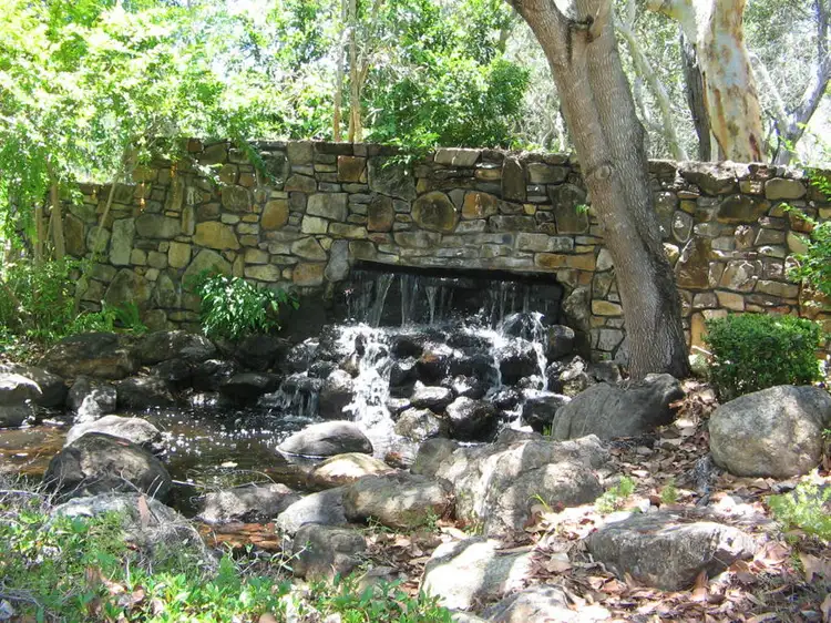 Second view of Homely unit listing, UNIT 1447 CASCADE CONDOMINIUMS LAGUNA QUAYS, Laguna Quays QLD 4800