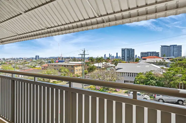 Fifth view of Homely unit listing, 4 / 8 Noela Street, Coorparoo QLD 4151