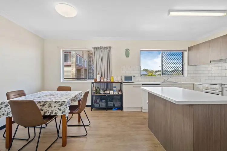 Sixth view of Homely unit listing, 4 / 8 Noela Street, Coorparoo QLD 4151