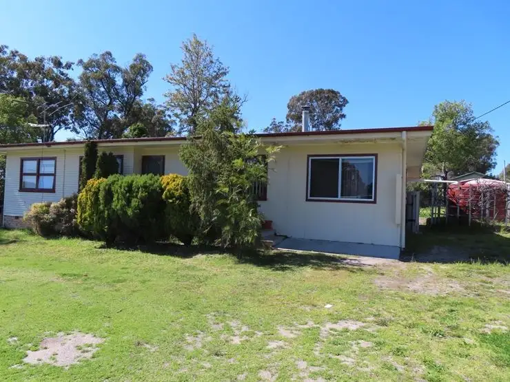 37 Wallangarra Road, Stanthorpe QLD 4380