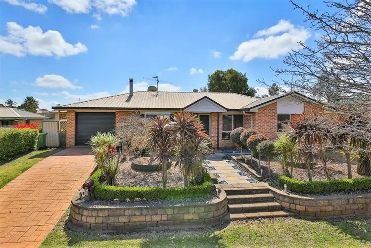 33 Gainsborough Drive, Glenvale QLD 4350