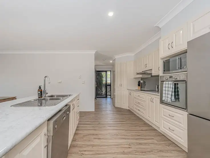 2/6 Grills Place, Armidale NSW 2350