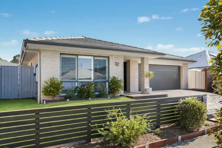 32 FAIRWATER DRIVE, Gwandalan NSW 2259