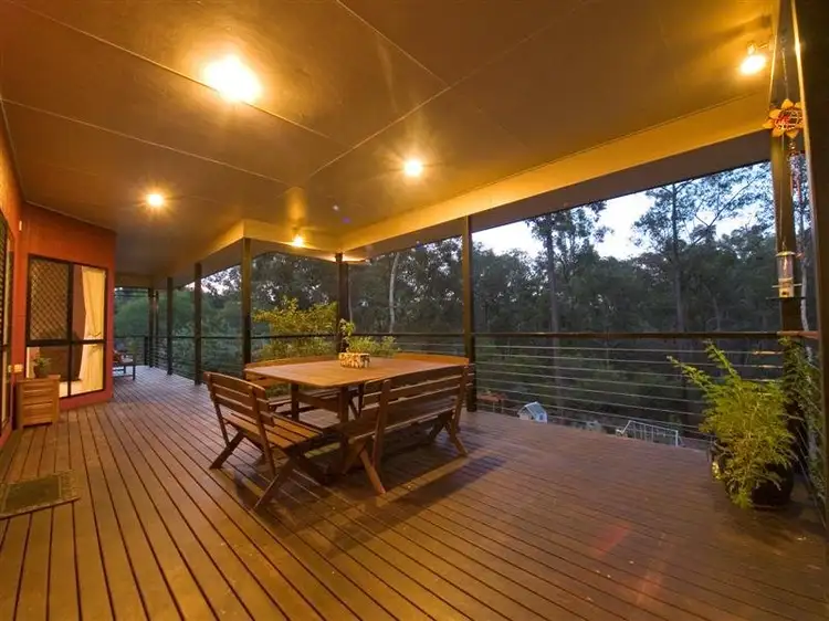 9 KEN DUNCOMBE DRIVE, Cashmere QLD 4500
