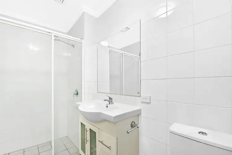 Fifth view of Homely unit listing, 21/6-10 Rose Street, Southport QLD 4215