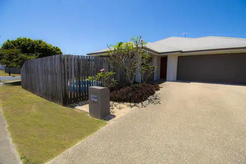 3 Coogee Tce, Blacks Beach QLD 4740